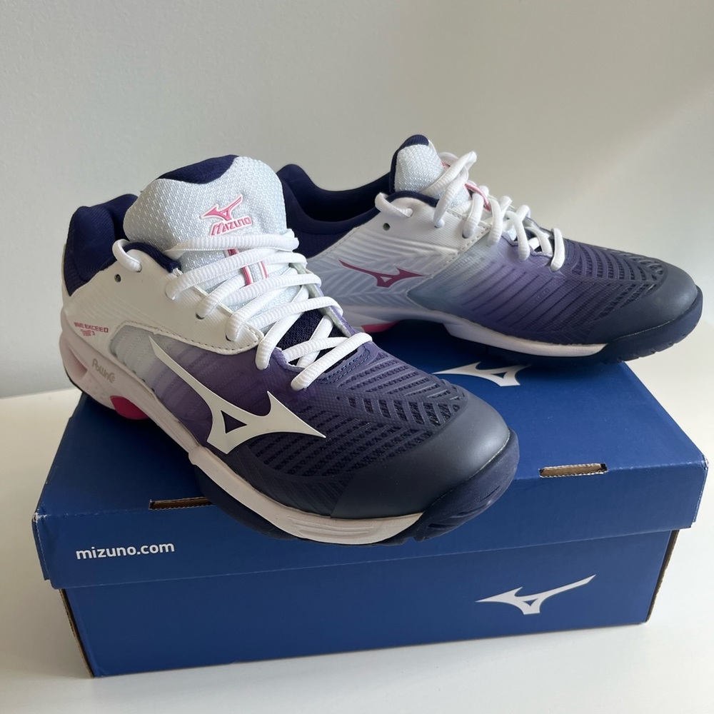 Mizuno women’s tennis shoes size 6.5